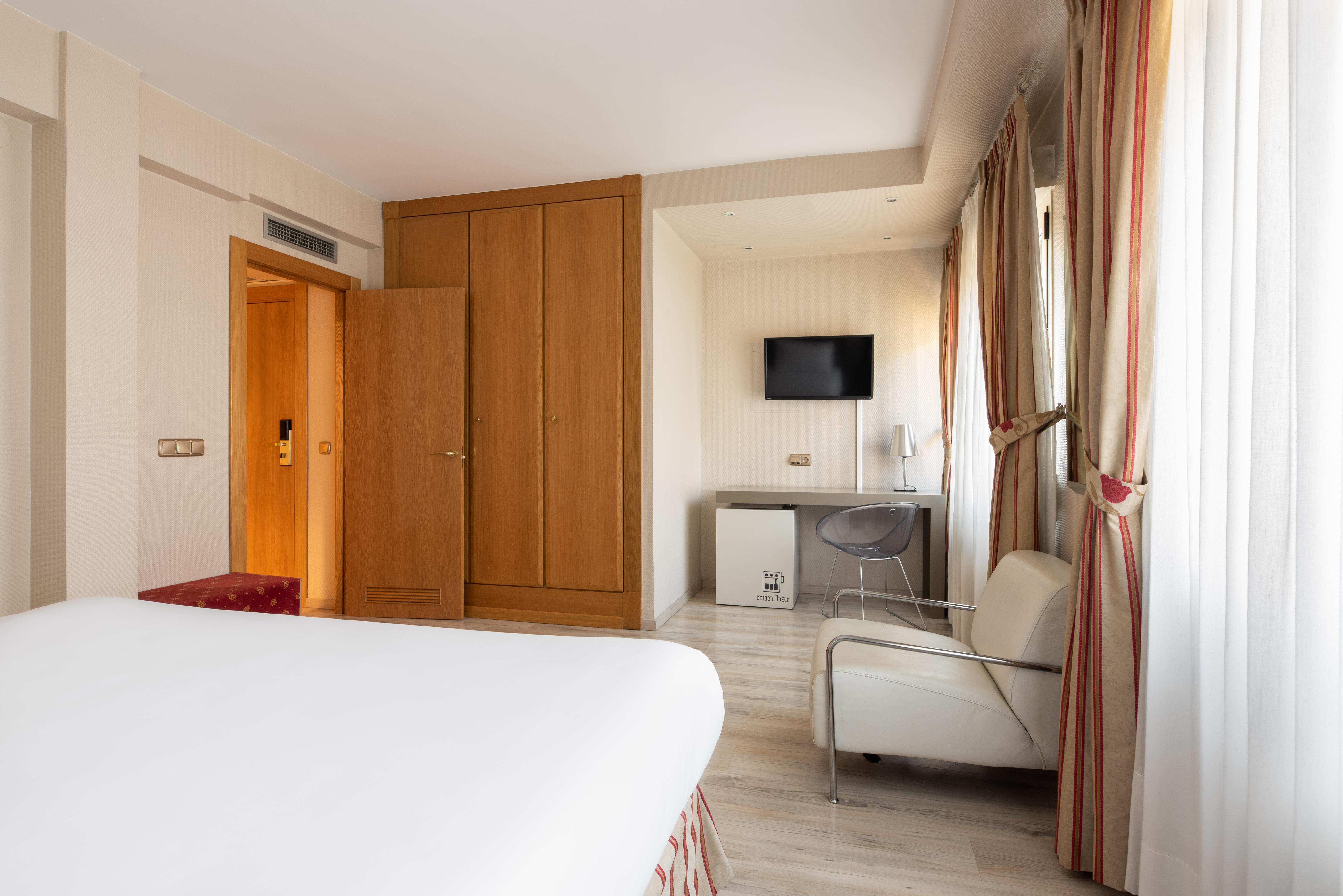 Hotel Crisol Almirante Bonifaz Burgo Zewnętrze zdjęcie